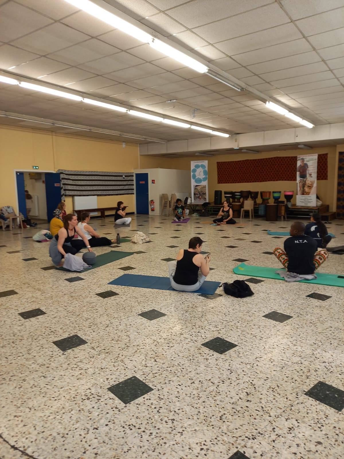 stage yoga